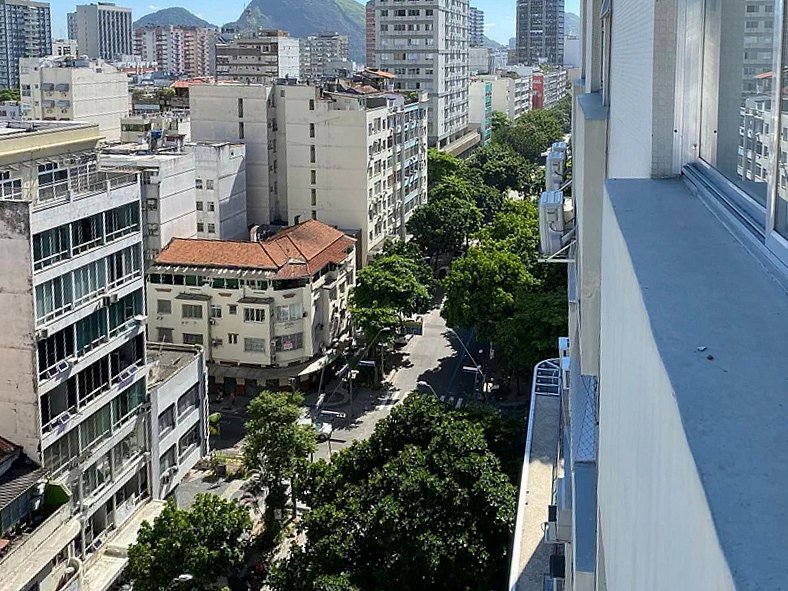 Duas suítes Leblon a duas quadras da praia