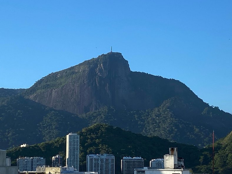 Lindo apartamento na segunda quadra da praia