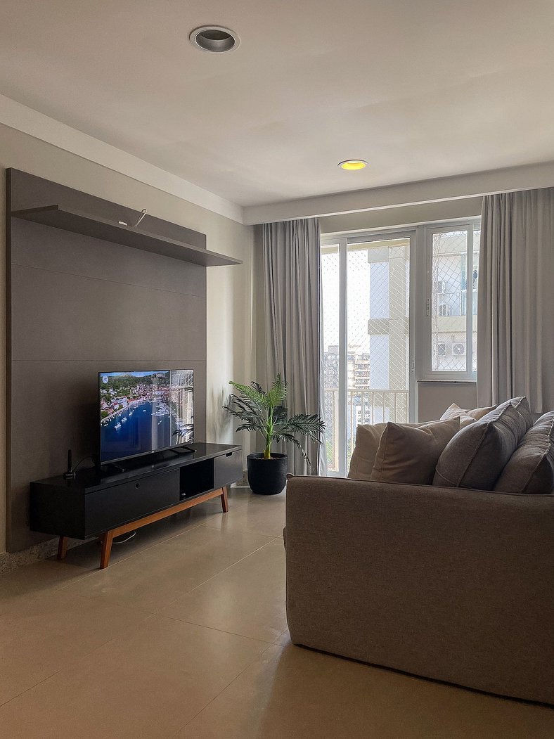 Spectacular two-bedroom apartment with a suite in Leblon