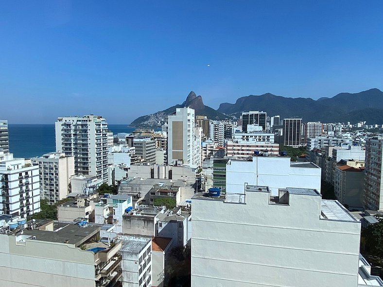 Two suites with stunning views of Ipanema