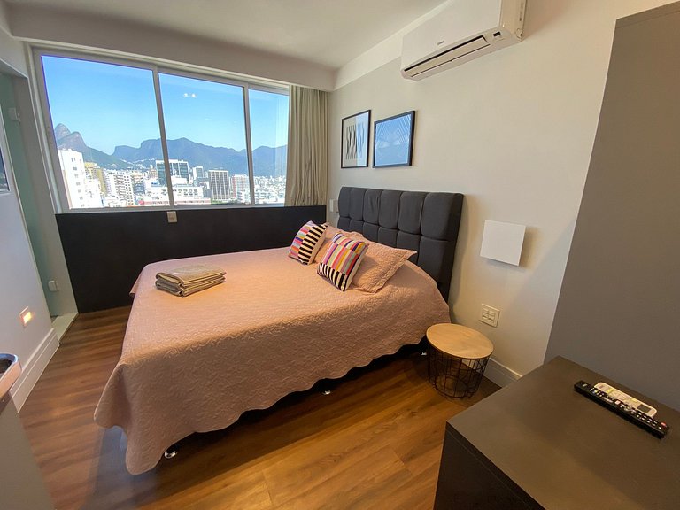 Two suites with stunning views of Ipanema